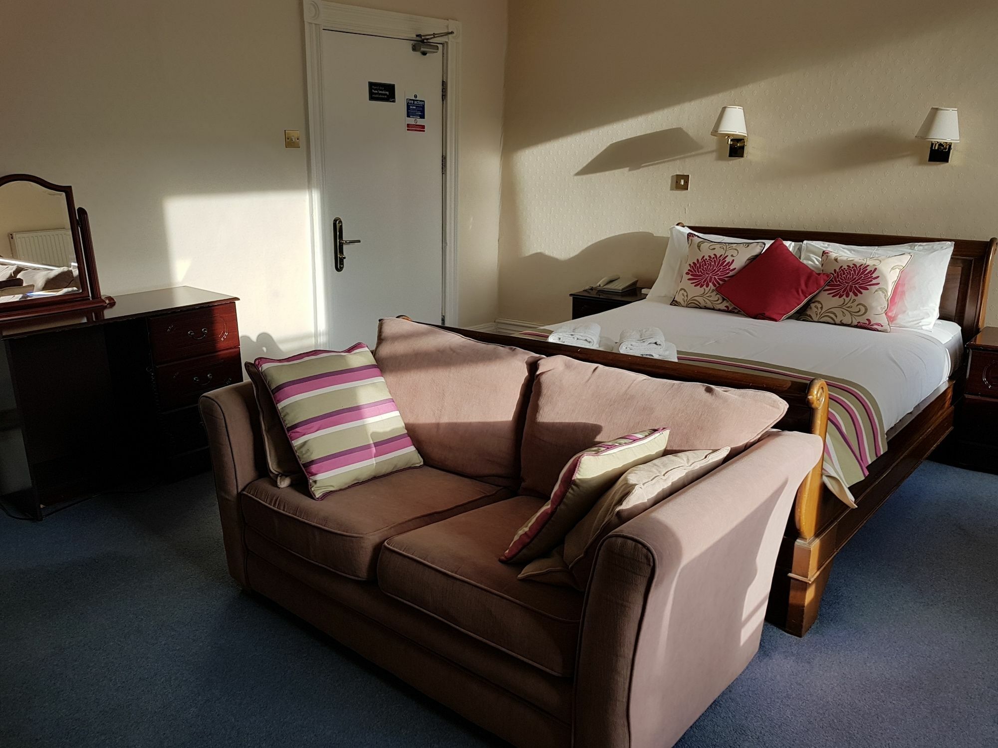 Harry'S Hotel & Restaurant Aberystwyth Dış mekan fotoğraf
